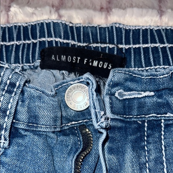 Almost Famous Blue Classic‎ Denim Jeans Teen Size S - Picture 2 of 16